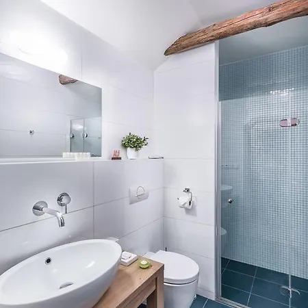 아타노르 게스트하우스 3*